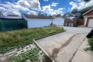 2469 N 46th St, Milwaukee, WI 53210 - Photo 21