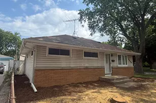 6204 W Thurston Ave, Milwaukee, WI 53218 - Photo 3