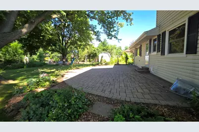 W174N7505  Joanne Dr, Menomonee Falls, WI 53051 - Photo 21