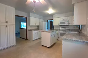 W174N7505 Joanne Dr, Menomonee Falls, WI 53051 - Photo 7