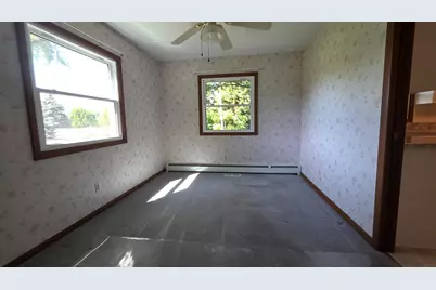 W174N7505  Joanne Dr, Menomonee Falls, WI 53051 - Photo 13