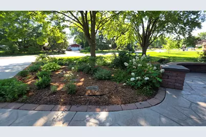W174N7507  Joanne Dr, Menomonee Falls, WI 53051 - Photo 7