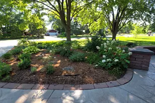 W174N7507 Joanne Dr, Menomonee Falls, WI 53051 - Photo 7