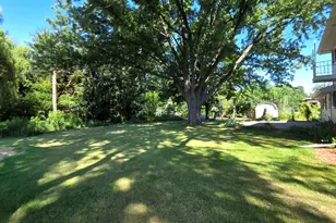 W174N7507 Joanne Dr, Menomonee Falls, WI 53051 - Photo 23