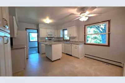 W174N7505  Joanne Dr, Menomonee Falls, WI 53051 - Photo 9