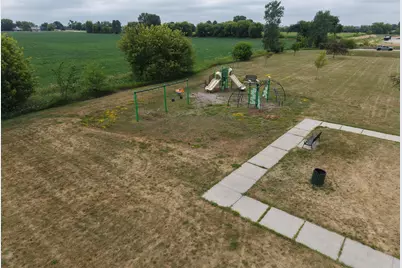 1284 E Bluff Rd, Whitewater, WI 53190 - Photo 9