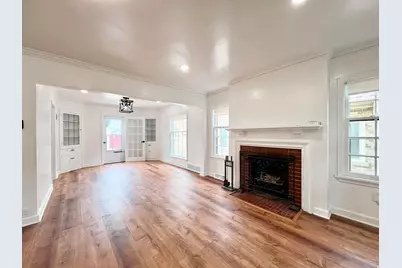 2423 S 60th St, West Allis, WI 53219 - Photo 9