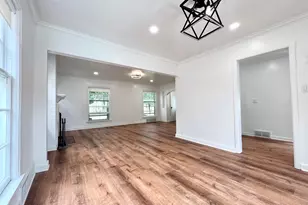 2423 S 60th St, West Allis, WI 53219 - Photo 13