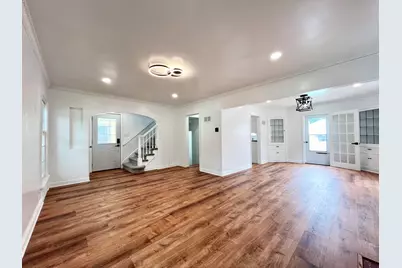 2423 S 60th St, West Allis, WI 53219 - Photo 7