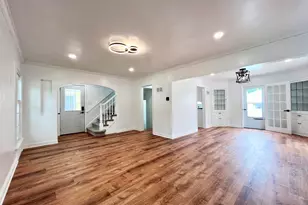 2423 S 60th St, West Allis, WI 53219 - Photo 7