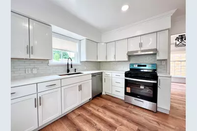 2423 S 60th St, West Allis, WI 53219 - Photo 3