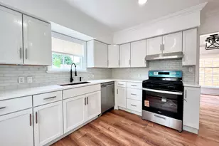 2423 S 60th St, West Allis, WI 53219 - Photo 3