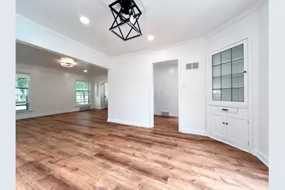 2423 S 60th St, West Allis, WI 53219 - Photo 15