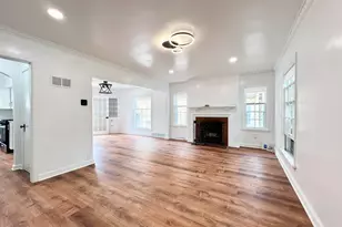 2423 S 60th St, West Allis, WI 53219 - Photo 9