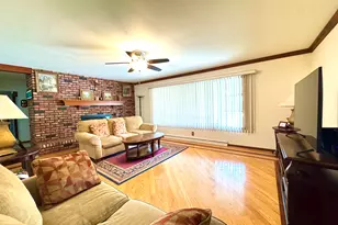 4215 Pennington Ln, Racine, WI 53403 - Photo 3