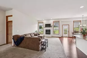 4338 Sandstone Dr, Janesville, WI 53546 - Photo 5