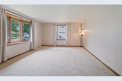 1523  Pilgrim St, Green Bay, WI 53546 - Photo 3