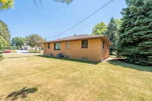 4600 W Grange Ave, Greenfield, WI 53220 - Photo 19