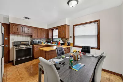 8113 W Beckett Ave, Milwaukee, WI 53218 - Photo 11