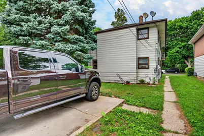 8113 W Beckett Ave, Milwaukee, WI 53218 - Photo 19