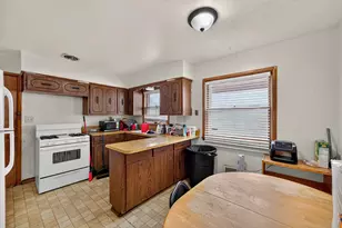 8113 W Beckett Ave, Milwaukee, WI 53218 - Photo 5