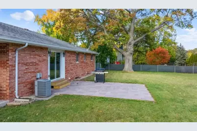 3401 S Webster Ave, Green Bay, WI 54301 - Photo 11