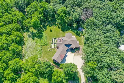 1062 N English Settlement Ave, Racine, WI 53105 - Photo 9