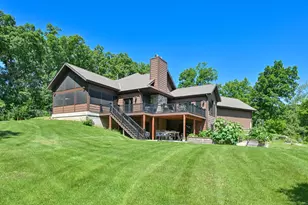 1062 N English Settlement Ave, Racine, WI 53105 - Photo 3