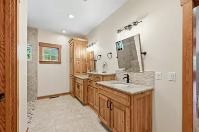 1062 N English Settlement Ave, Racine, WI 53105 - Photo 27