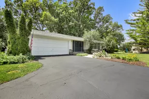 17755 Senlac Ln, Brookfield, WI 53045 - Photo 33