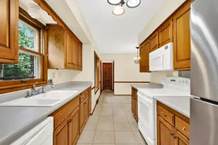 17755 Senlac Ln, Brookfield, WI 53045 - Photo 15