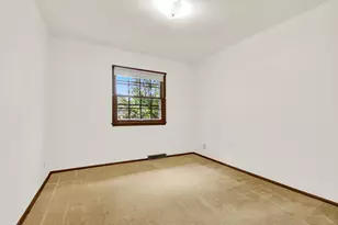 17755 Senlac Ln, Brookfield, WI 53045 - Photo 21