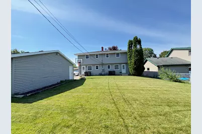 8710-12  Westbrook Dr, Sturtevant, WI 53177 - Photo 3