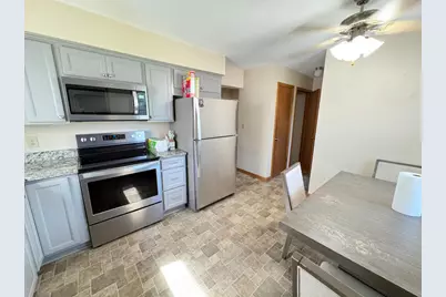 8710-12  Westbrook Dr, Sturtevant, WI 53177 - Photo 5