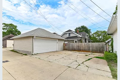 967 S 56th St, Milwaukee, WI 53214 - Photo 33
