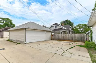 967 S 56th St, Milwaukee, WI 53214 - Photo 33