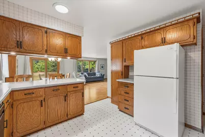 3713  Highcliff Ct, Sheboygan, WI 53083 - Photo 13