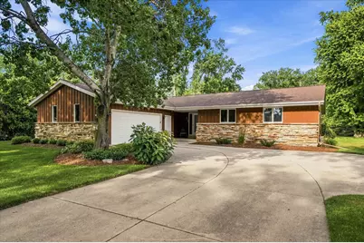 3713  Highcliff Ct, Sheboygan, WI 53083 - Photo 1