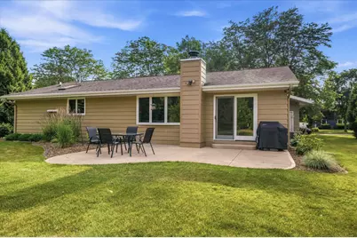 3713  Highcliff Ct, Sheboygan, WI 53083 - Photo 7