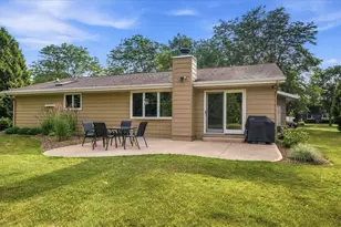 3713 Highcliff Ct, Sheboygan, WI 53083 - Photo 7