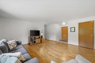 3713 Highcliff Ct, Sheboygan, WI 53083 - Photo 9