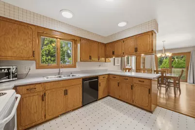 3713  Highcliff Ct, Sheboygan, WI 53083 - Photo 15