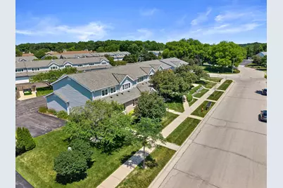 10154 W Whitnall Edge Dr #E, Franklin, WI 53132 - Photo 23