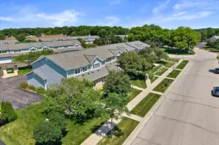 10154 W Whitnall Edge Dr, Franklin, WI 53132 - Photo 23
