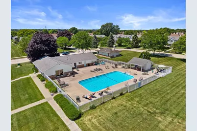 10154 W Whitnall Edge Dr #E, Franklin, WI 53132 - Photo 19