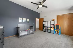 10154 W Whitnall Edge Dr, Franklin, WI 53132 - Photo 9