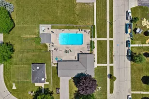 10154 W Whitnall Edge Dr, Franklin, WI 53132 - Photo 21