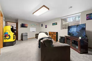 315 Endfield Cir, Waukesha, WI 53186 - Photo 15