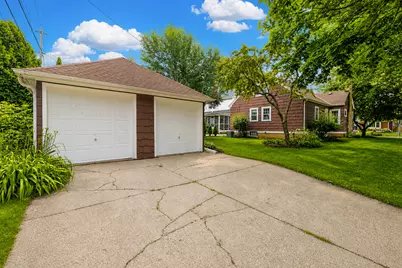 5901 N Shoreland Ave, Whitefish Bay, WI 53217 - Photo 15