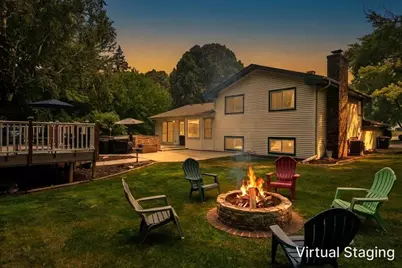 2816  Woodridge Ct, Waukesha, WI 53188 - Photo 5